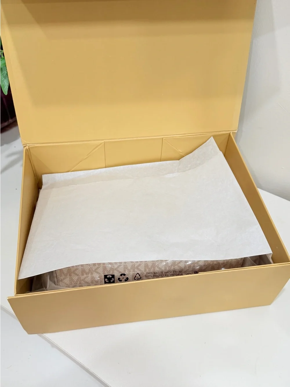 Michael Kors Jet Set Travel Medium Logo Dome Crossbody Bag in the powder blush